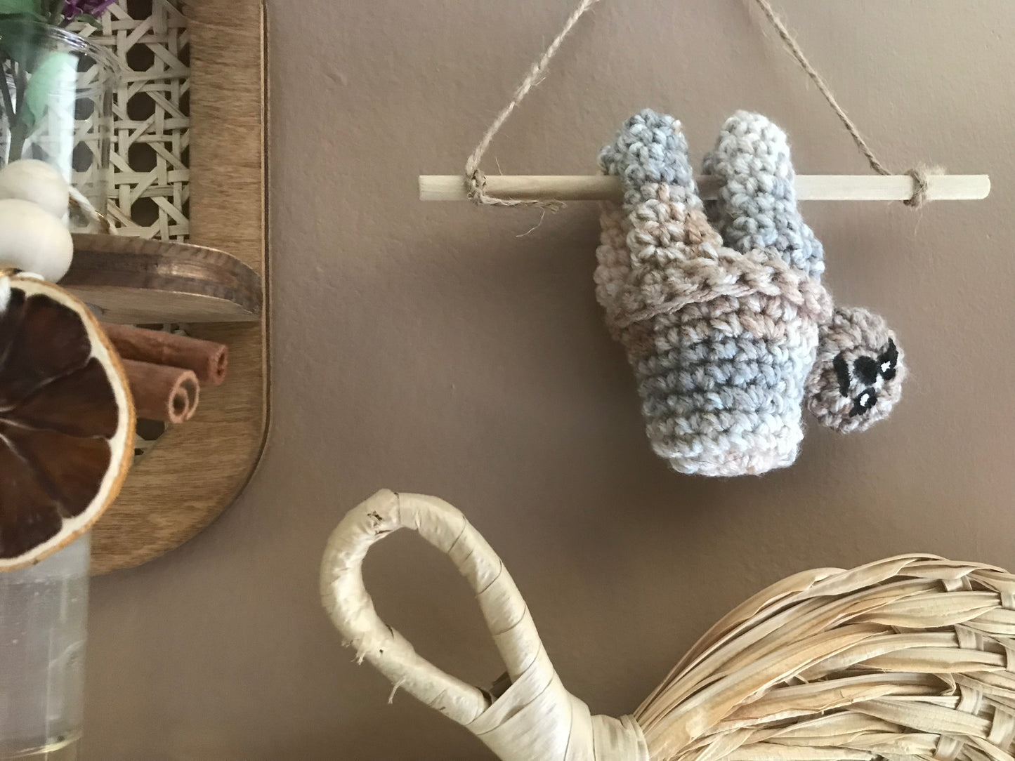 Hanging Sloth Pot